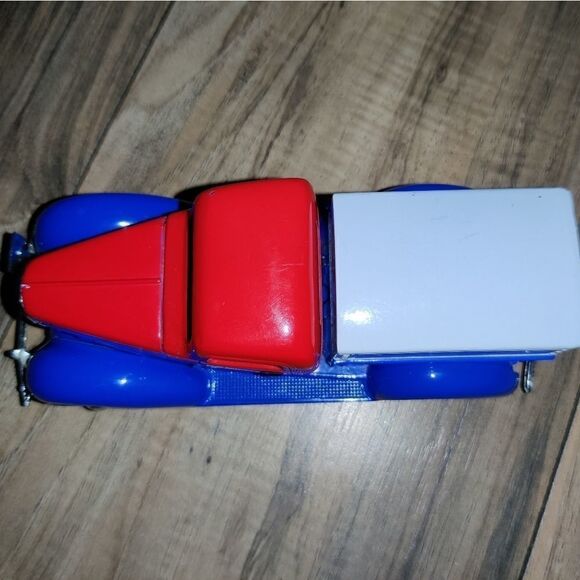 Liberty Classics Excelsior Auto Cycle 1937 Chevrol - Picture 9 of 10